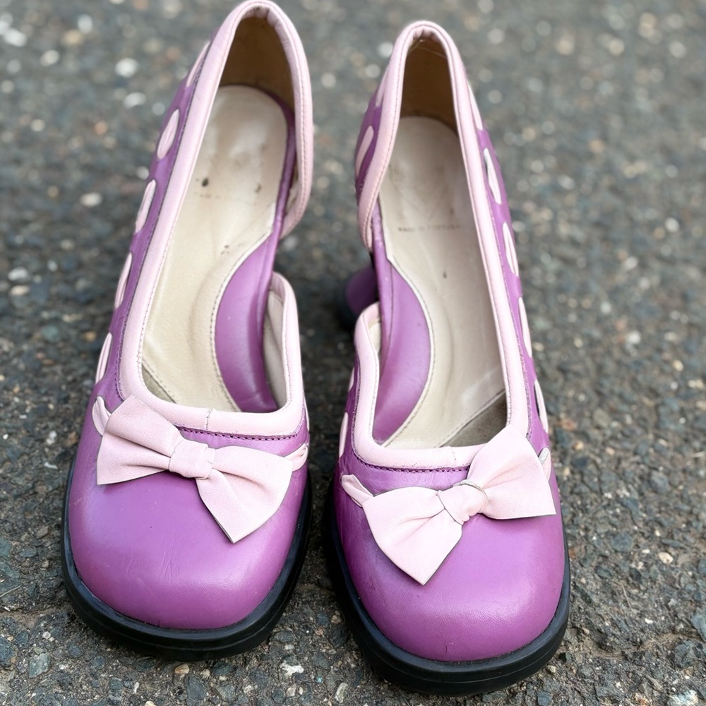 Good condition vintage John Fluevog purple and pink pumps.
